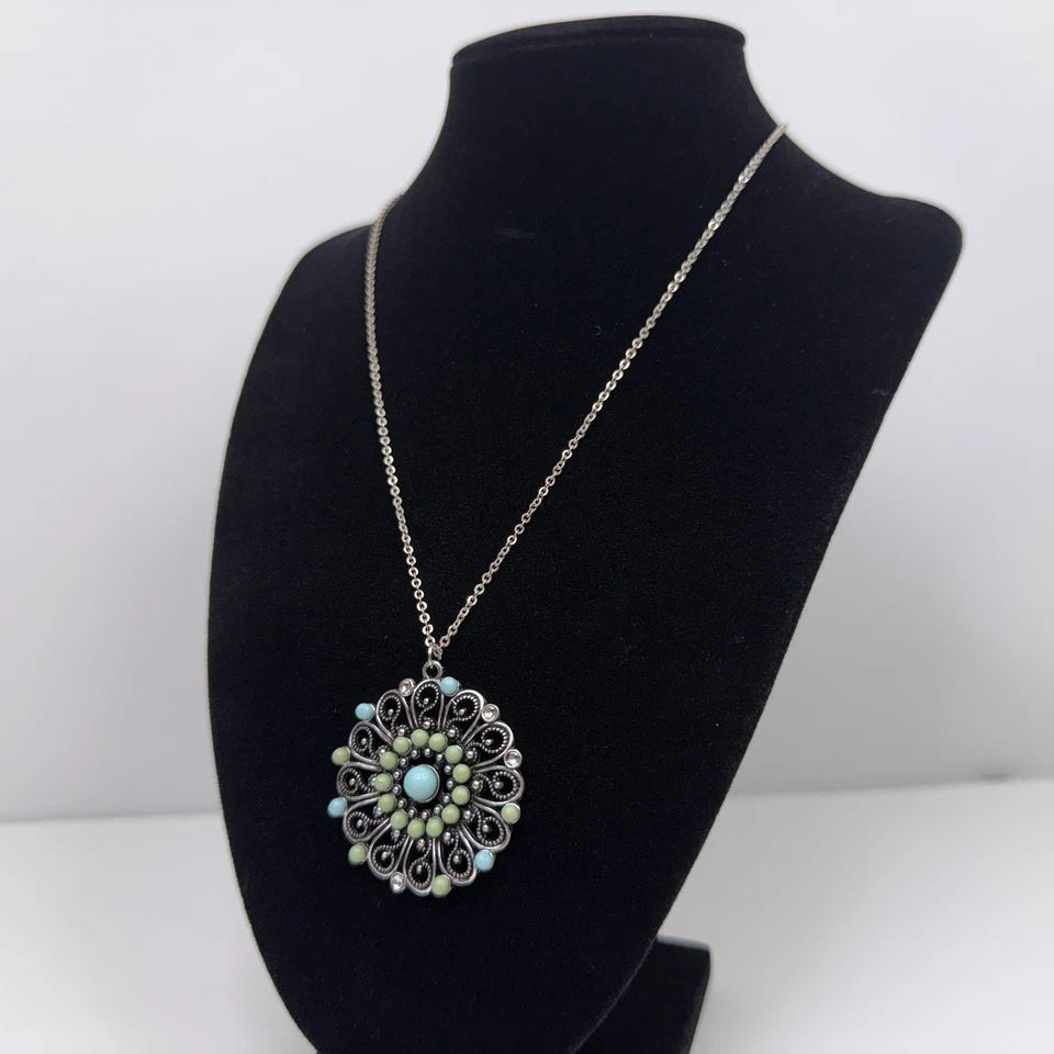 Colgante y collar de filigrana de cuentas redondas cuentas acrílicas verde turquesa joyería Foto 3 de 4