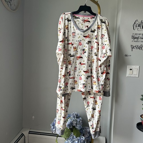Cuddl Duds Velour Fleece V-Neck Pajama Top & Pajama Bottoms Set dogs print XXL - Picture 2 of 7