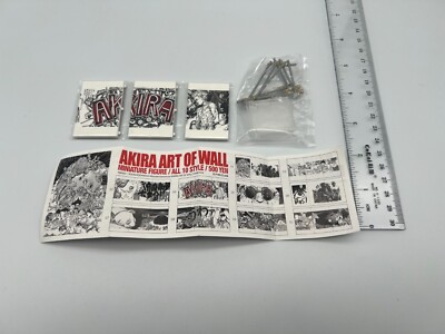 AKIRA Art of Wall Miniature Figure Set (3 Pieces) + Extras