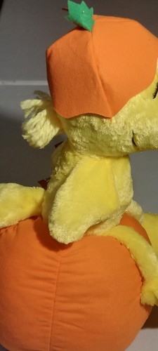 Peanuts LRG WOODSTOCK Sitting On Great Pumpkin 20" Halloween Plush Snoopy NWT - Picture 5 of 8