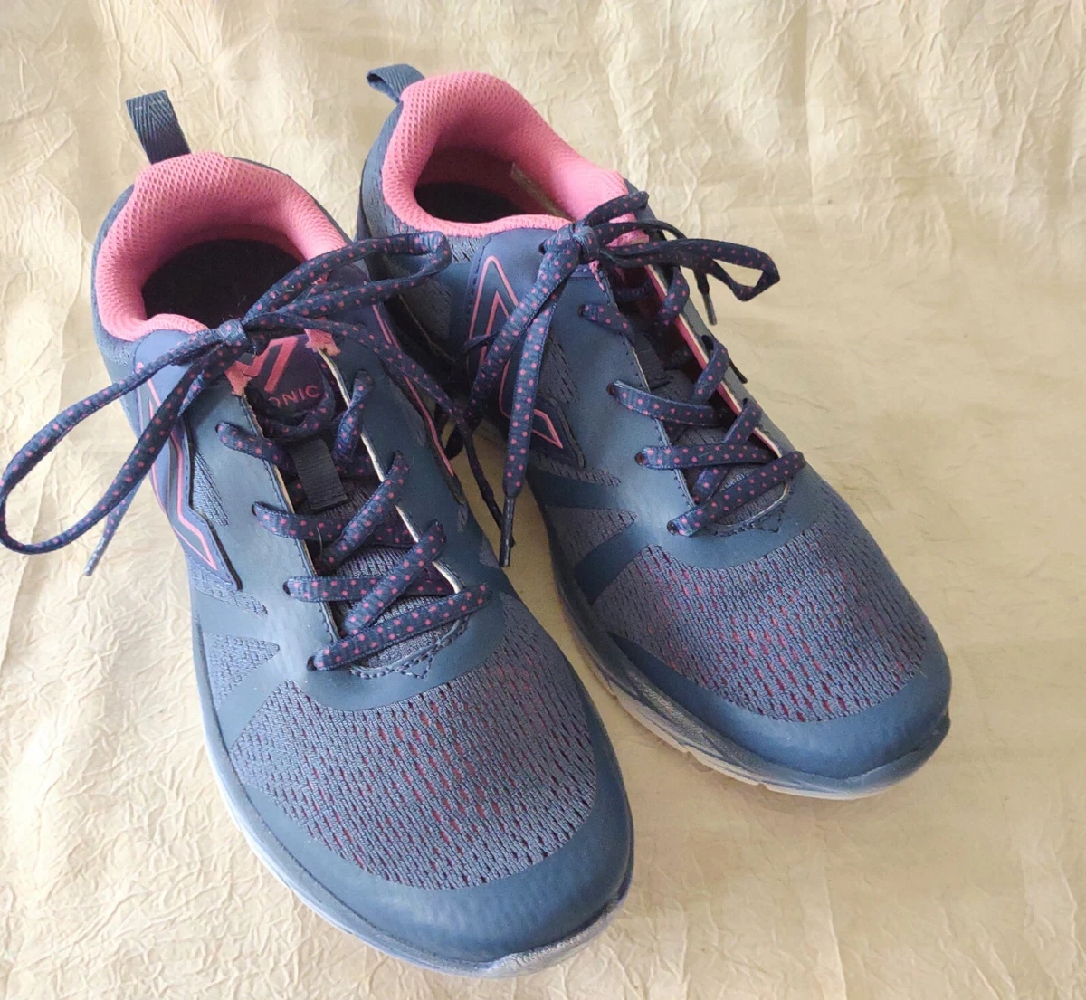 Vionic brisk best sale miles sneakers