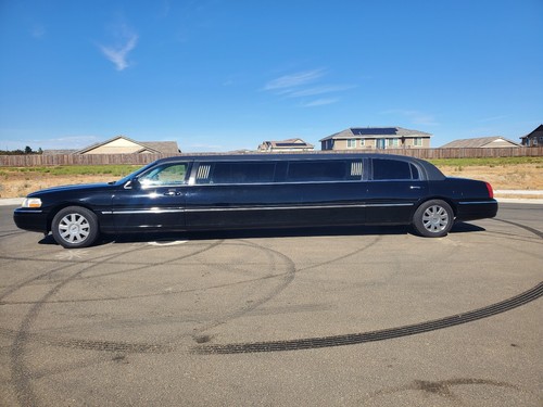 2004 Lincoln Town Car EXECUTIVE Stretch Limousine - Picture 6 of 19