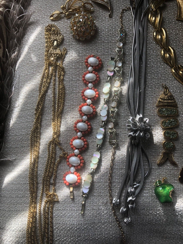 Vintage Rhinestone Mixed Lot 20 Pieces for Wear/Sell/Repurpose! Nice Assortment! - Picture 9 of 22
