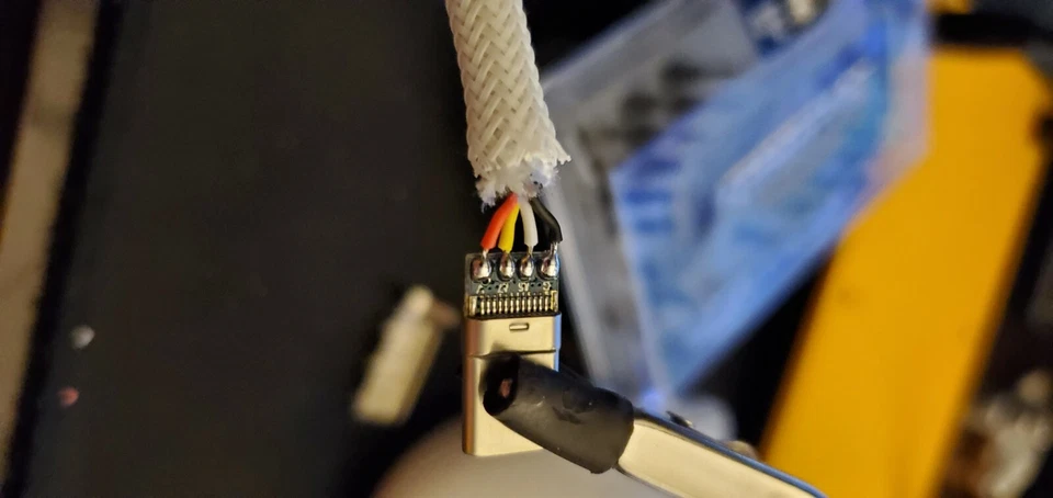 Cable de aviador en espiral usbc para teclado mecánico - Blackout - 4,5 pies Foto 3 de 4