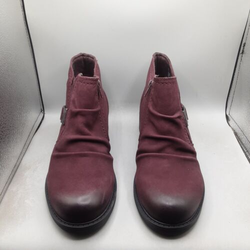 Clarks Hearth Clara Boots Women's 11W Red Burgundy Nubuck D895 - Picture 2 of 15