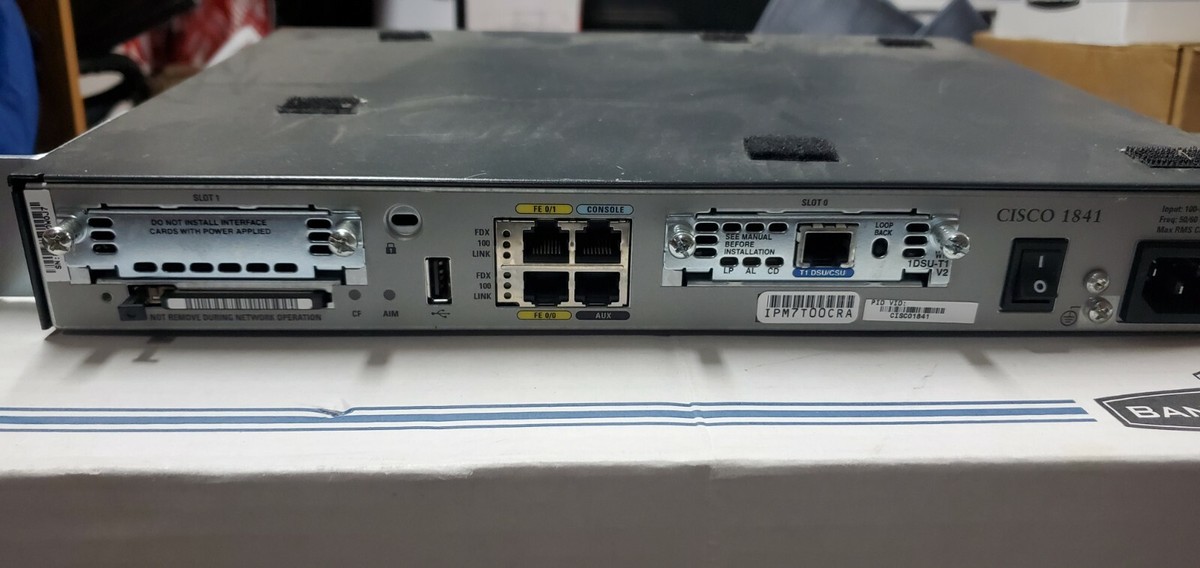 中古】CISCO Cisco 1841 サービス統合型ルータ セキュリティ/T1