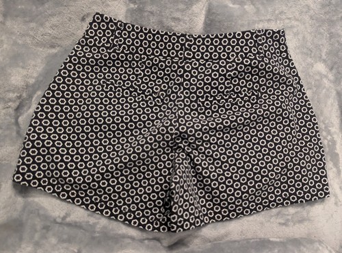 Elle Women's Black & White Floral Geometric Print Shorts Size 4 (28" x 4") - Picture 6 of 9