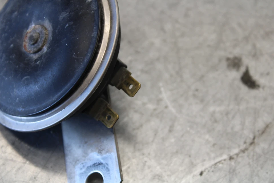 03-07 SUZUKI SV1000S HORN SIGNAL BB657 - Imagem 3 de 4