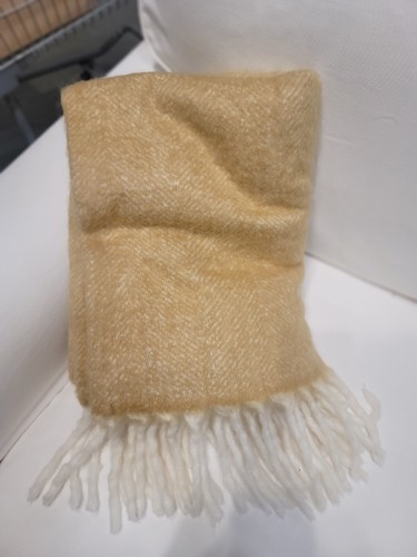 IKEA EKKRONMAL Throw Blanket Shawl Mustard Yellow 51x67" Fuzzy Textured Soft - Picture 3 of 6