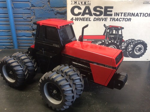 NEU IN BOX ERTL 1/16 CASE INTERNATIONAL 4994 COLLECTOR TRACTOR 1986 WIDE DUALS - Bild 2 von 12