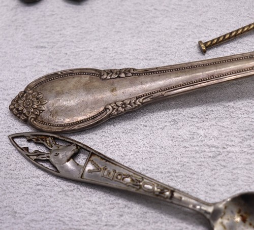 Lotto servizio cucchiai vintage antico piatto argento 800 ottone e bronzo e altro - Foto 10 di 16