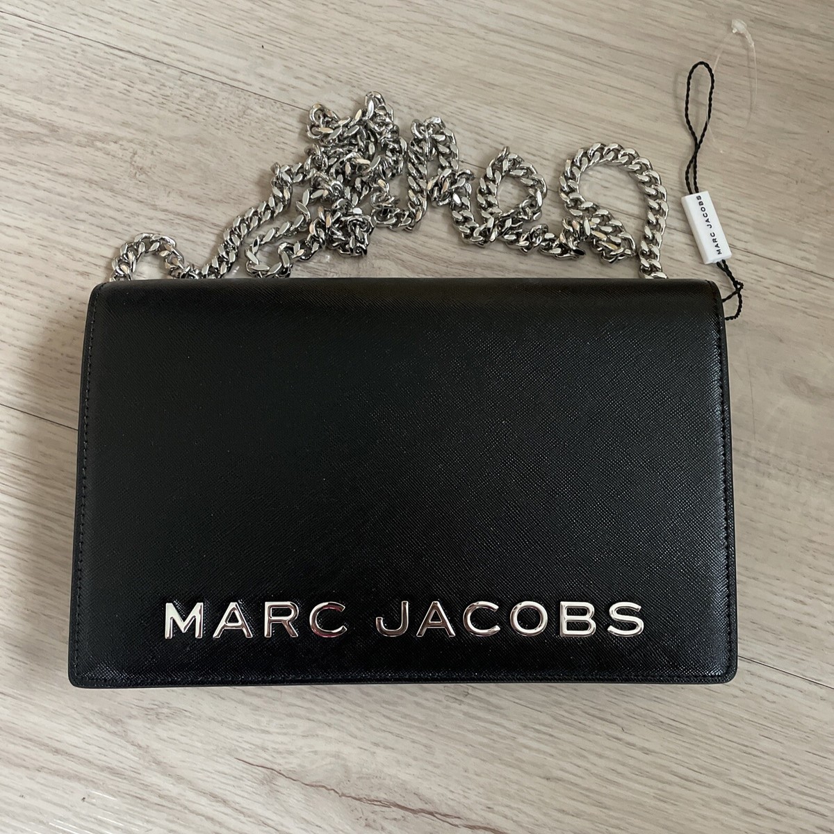 ◎MARC JACOBS◎The Retro Logo Embossed ID カードホルダー Marc Jacobs/マークジェイコブス｜カードホルダー
