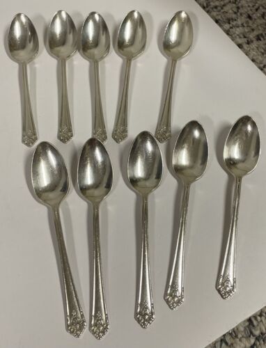 54 Piece Set of Vintage 1847 Rogers Bros Her Majesty Flatware with Chest - Picture 5 of 14