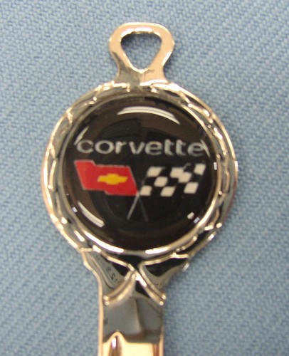 1980 Corvette Deluxe Classic White Gold Key Set Yellow Bow Tie C3 Crossed Flags - Picture 2 of 4