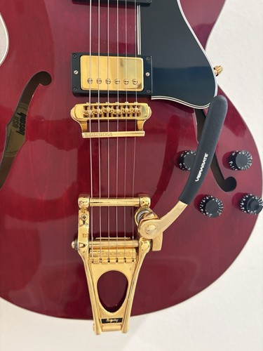Gibson ES-135 Gold Hardware W/ Bigsby Tremelo - Picture 13 of 19