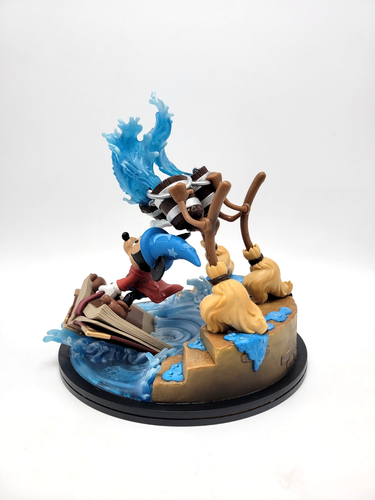 Quantum Mechanix Sorcerer Mickey Fantasia Q-Fig Max Elite - Imagen 3 de 6