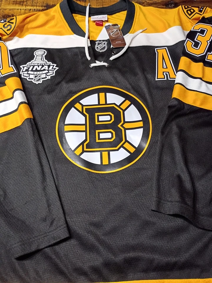 Футболка мужская 2011 Patrice Bergeron No37 Bruins Mitchell & Ness Cup финал размер XL высокая - Изображение 2 из 4
