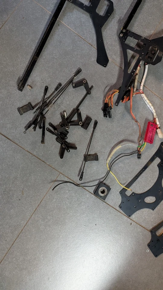 Robbe  Millennium Helicopter  Teile  /  gebraucht / Schmutzig - Bild 2 von 4