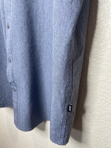 DKNY Men’s Short Sleeve Button Up Shirt Blue Chambray Modern Fit Size XL - Picture 3 of 7