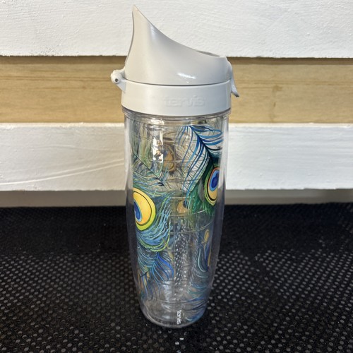 Tervis Flip Top Deckel Becher 24 Unzen Pfauenfedern weiß/grau Deckel - Bild 3 von 8