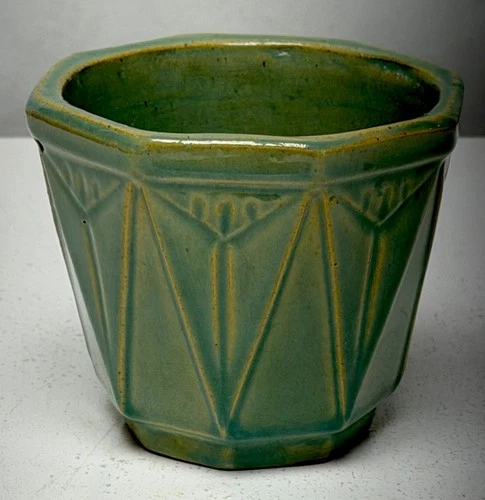 1920's Brush McCoy Kolorkraft  Art Deco V Mission Green #6 Jardiniere Planter