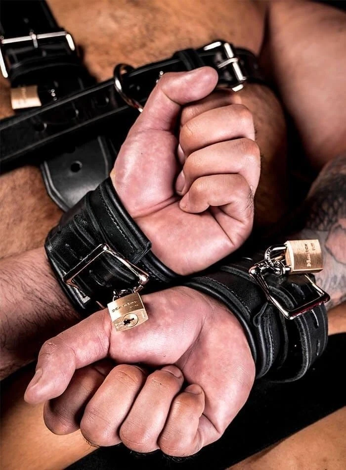 Juego de arnés corporal de cuero artesanal - equipo ajustable de moda y disfraz Foto 3 de 4