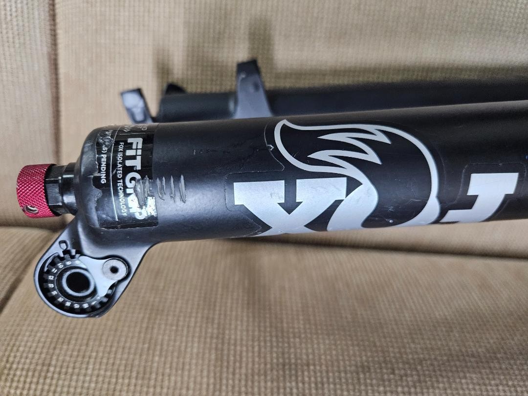 FOX 34 Performance Series GRIP 27.5-inch - Stedman's Bike Shop