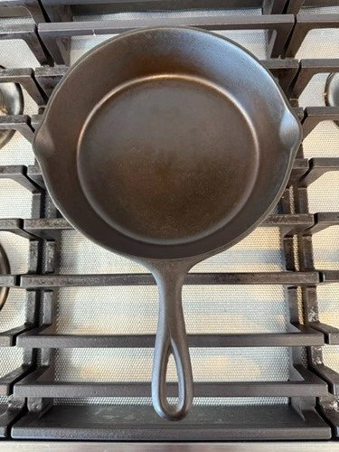 3 Notch Lodge # 5 Skillet Dates from 40's Restored Sits Flat Smooth SHIPS FREE!