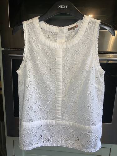 Jigsaw Broderie Anglaise Bluse mit Knopfleiste Größe 10