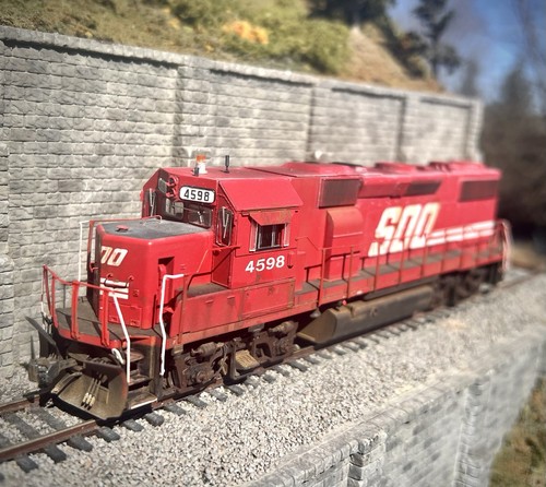 Athearn Genesis HO Soo Line GP39-2 Diesel DCC SOUND NUOVO CON SCATOLA usurato - Foto 3 di 11