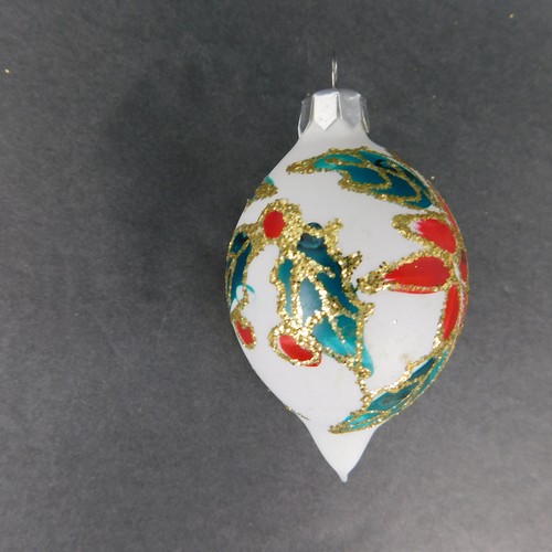 VTG 8 Commodore Christmas Classics Hand Decorated Glass Ornaments Teardrop Holly - Picture 5 of 17