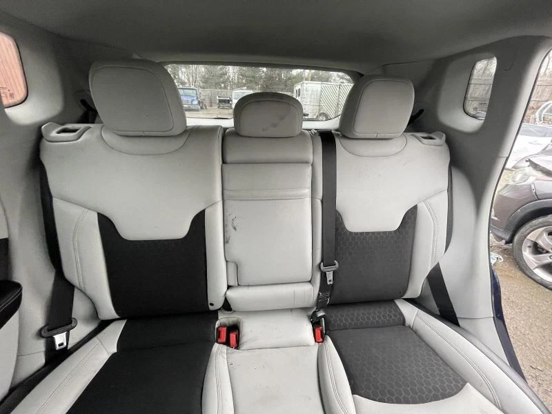 Jeep Compass 2017-2021 segundo asiento trasero sin procesar dos tonos blanco/negro TC:G7XS 54093 Foto 3 de 4