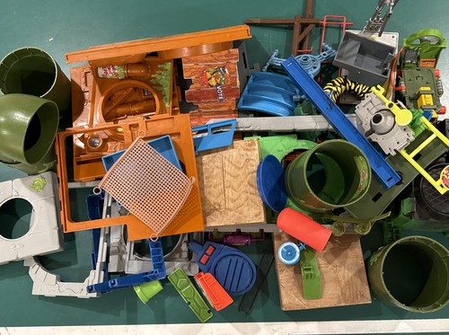 Vintage Teenage Mutant Ninja Turtles Building Parts Incomplete