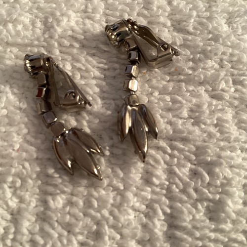Vintage Rhinestone Dangle Clip On Earrings 1 1/2” L - Picture 3 of 8