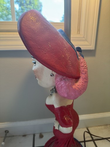 Vintage Mae West Chalk ware Heavy Lamp / Works! Art Deco Style Figural Lamp - Picture 5 of 16
