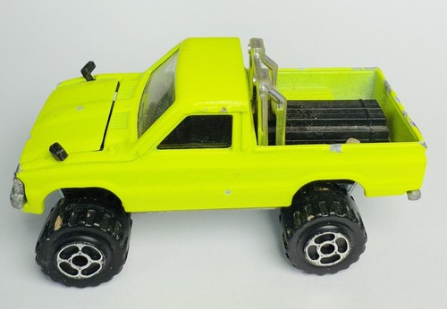 Vintage MAJORETTE TOYOTA 4x4 Pickup No. 287 Made In France Hi-Liter Yellow 1/56 - Picture 2 of 7