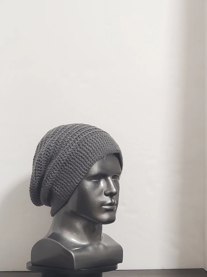 Gorro de ganchillo ligeramente holgado reversible para hombre hecho a mano Foto 2 de 4