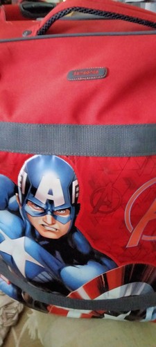 La valigia Marvel Samsonite Spiderman avrà qualche graffio per un oggetto usato... - Foto 5 di 24