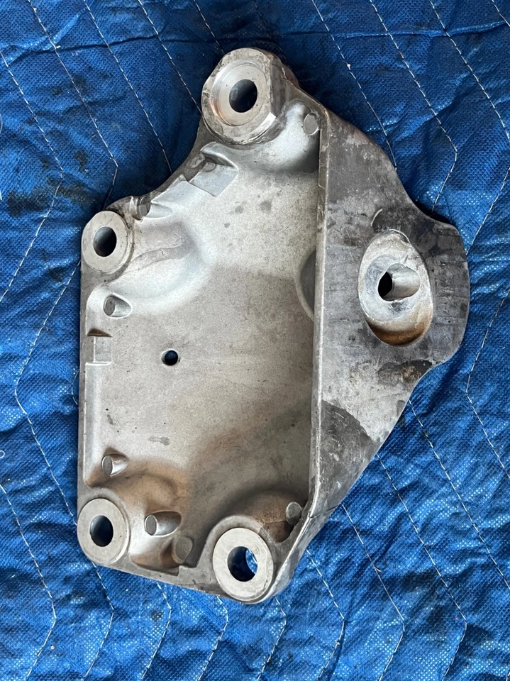 🚘 2006-2010 BMW E60 528i 535i RWD Left Engine Suspension Bracket Arm OEM - Image 3 of 4