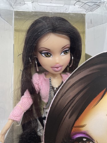 Bratz Tyla - 10th Anniversary Promotion Doll  - Picture 2 of 6