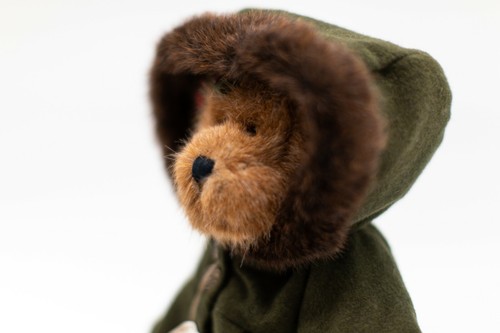 Sierra Woodsbeary,14" Boyd's Plush, #912632 New w/ tag, dressed for Winter - Picture 4 of 9