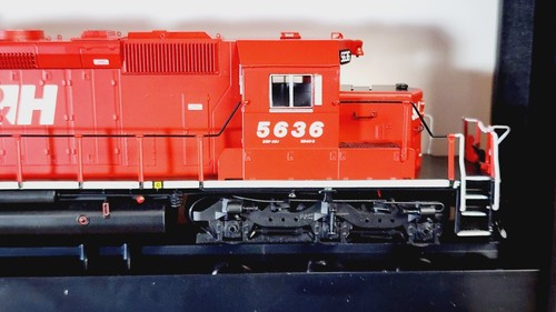 Bowser 25343 St Lawrence & Hudson RR GMD SD40-2 #5636 with LokSound & DCC - Picture 7 of 8