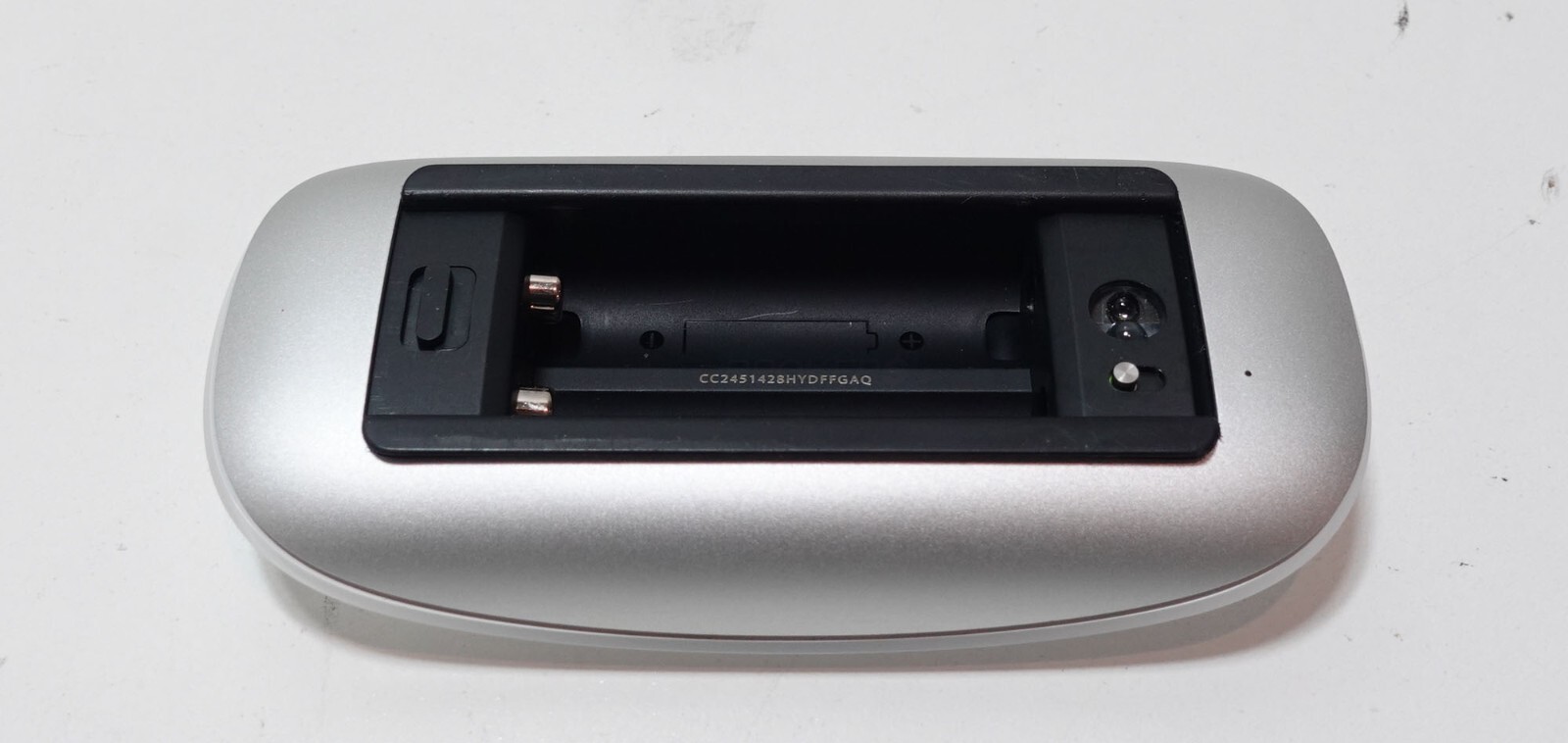 Apple Magic Mouse A1296 (AA Battery Powered) - White - Picture 5 of 6