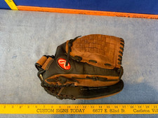 Rawlings RBG36BTN Black  Brown RHT 12.5" Softball Glove Mitt