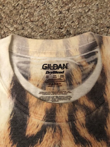 Tiger T Shirt All Over Front Print Size Large Gildan Dry Blend NWOT - Picture 2 of 5
