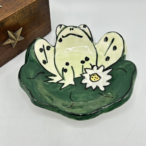 Lori Ellyn Frosch Lilie Pad Keramik Keramik Schmuck Schüssel Schale Teich Natur skurril - Bild 1 von 5