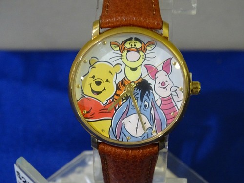 Vintage Disney Winnie the Pooh Watch by Timex Hong Kong Rare Needs Battery P6 - Picture 7 of 7