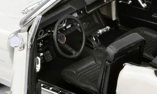 1964 1/2 FORD MUSTANG CONVERTIBLE WHITE WITH BLACK INTERIOR 1:18 SCALE BY MOTORM - Picture 4 of 7