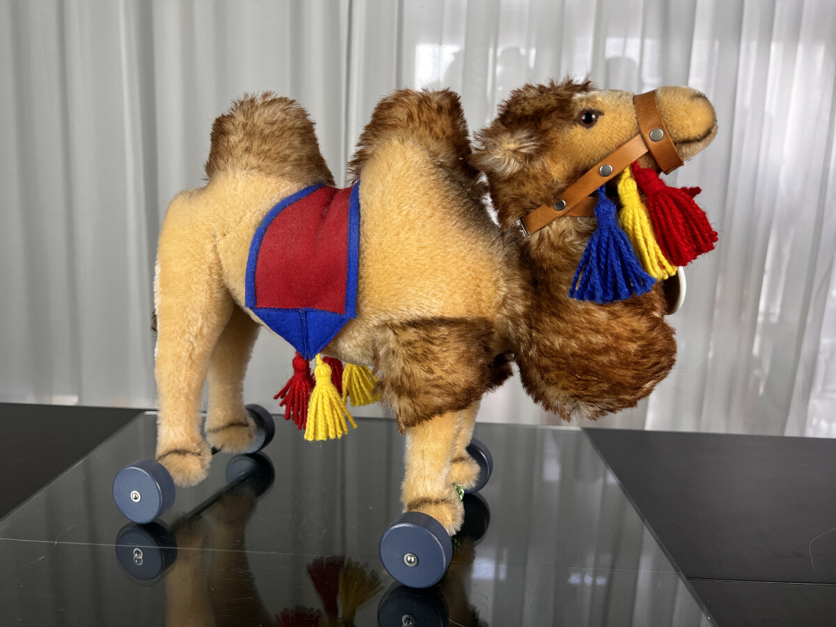 Steiff Animal 420061 Camel on Wheels 29 x 35cm. Excellent