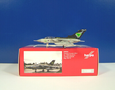 Herpa WINGS 1:200 - 570510  Panavia Tornado GR.4 ''Bats'' ''Fledermaus'' - limited